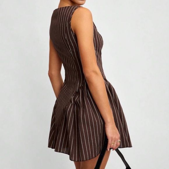 Button-Front Dress - Picture 2 of 6